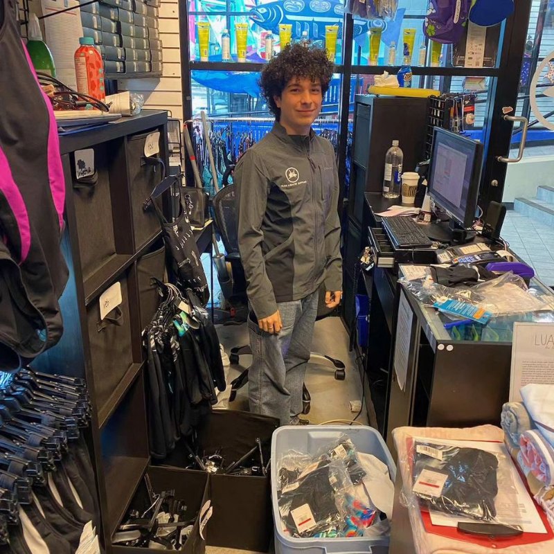 Team Aquatic Supplies Richmond  BC at Watermania